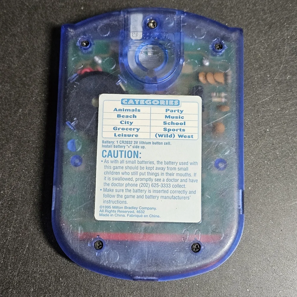 2002 Hangman Electronic Hand-Held Video Game Milton Bradley